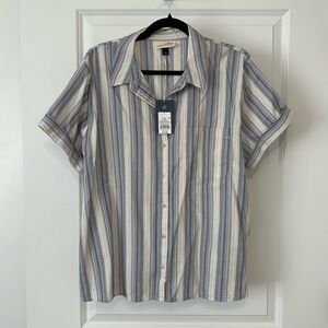 NWT Universal Threads Top